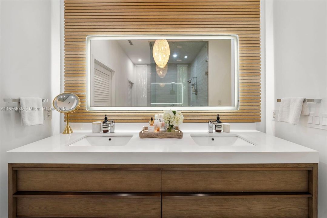 For Sale: $3,625,000 (5 beds, 5 baths, 3024 Square Feet)