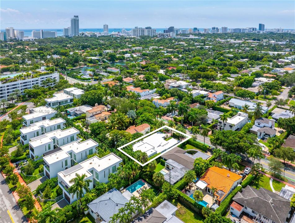 For Sale: $3,625,000 (5 beds, 5 baths, 3024 Square Feet)