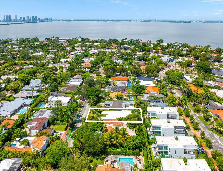 For Sale: $3,625,000 (5 beds, 5 baths, 3024 Square Feet)