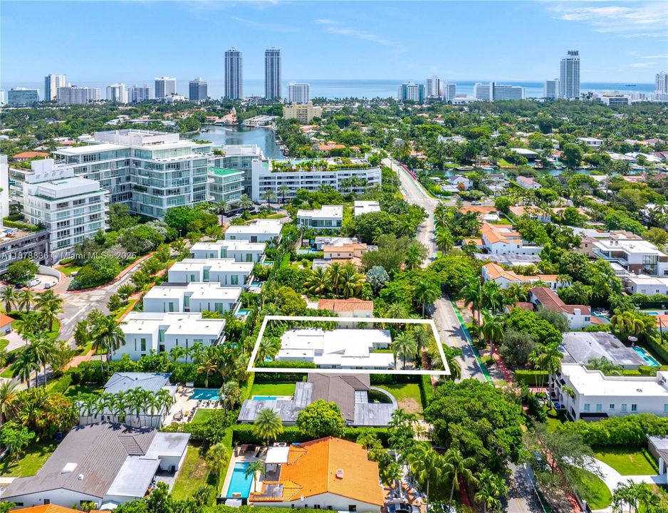 For Sale: $3,625,000 (5 beds, 5 baths, 3024 Square Feet)