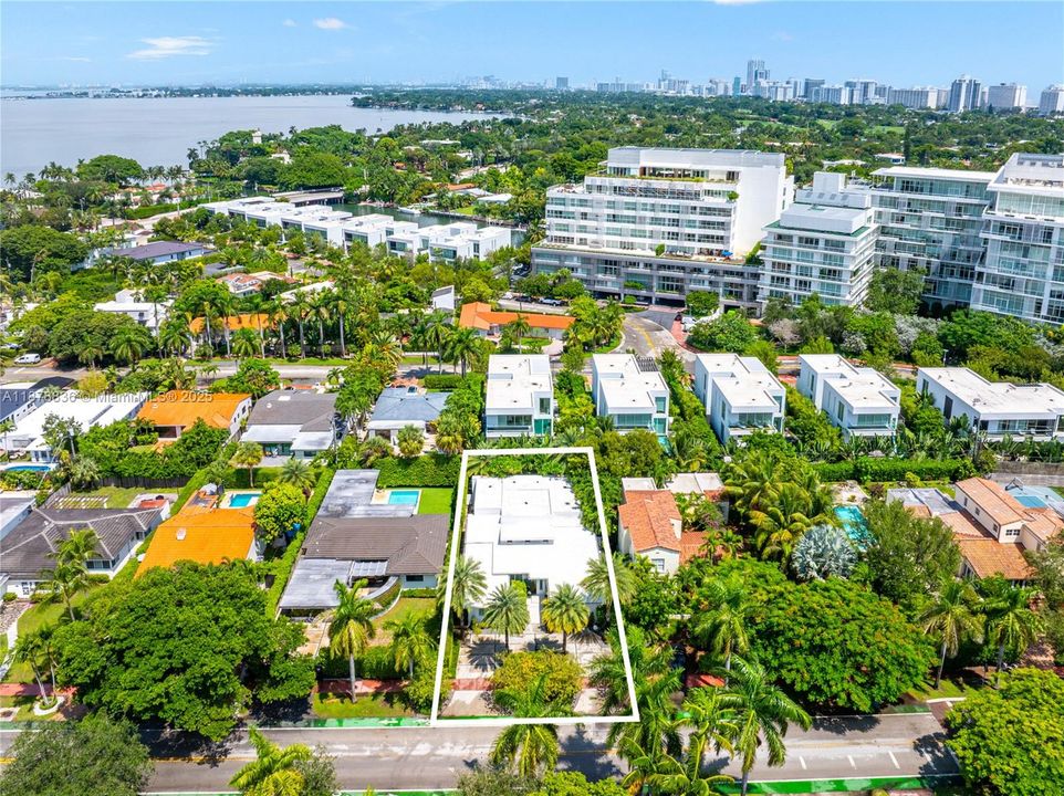 For Sale: $3,625,000 (5 beds, 5 baths, 3024 Square Feet)