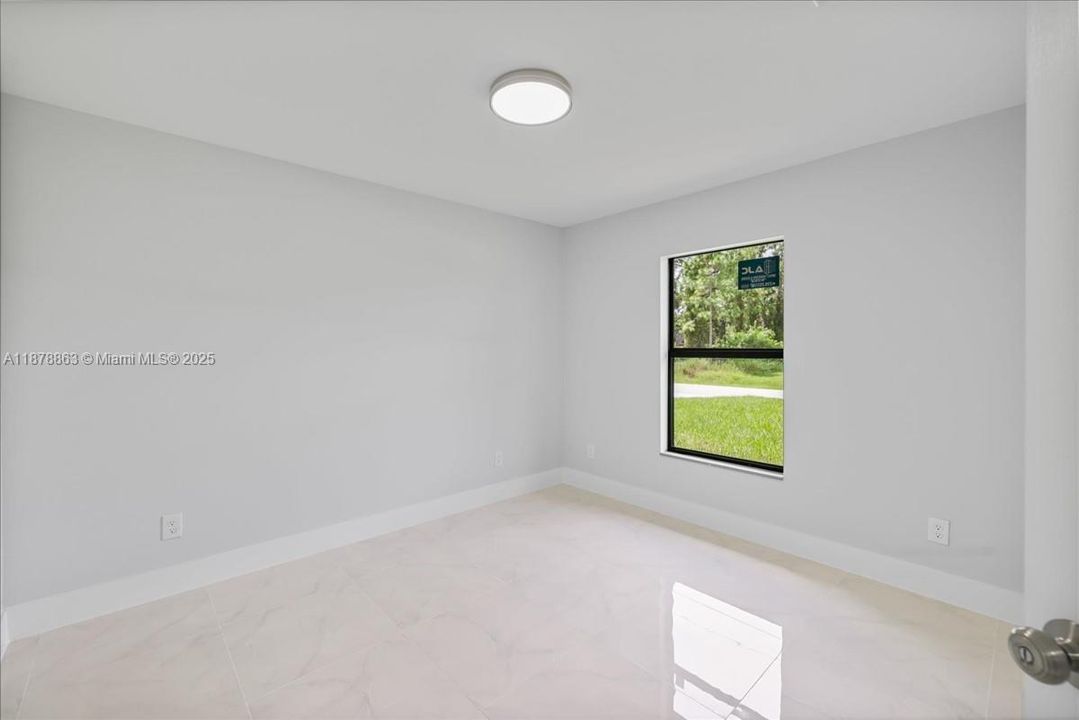 Active With Contract: $274,900 (3 beds, 2 baths, 1239 Square Feet)