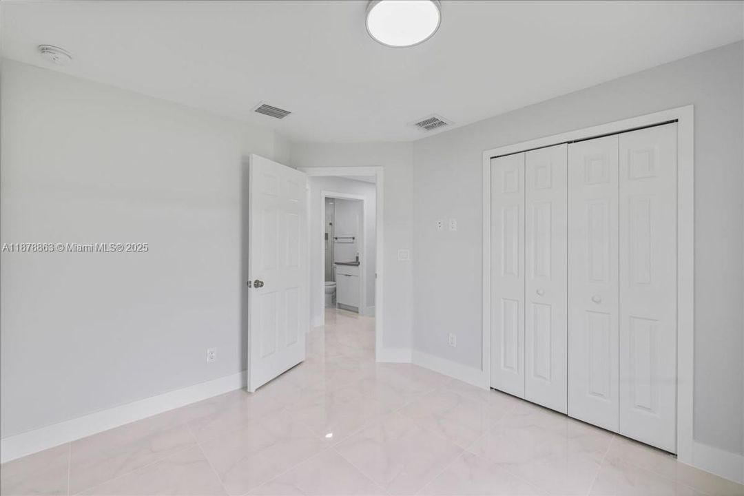 Active With Contract: $274,900 (3 beds, 2 baths, 1239 Square Feet)