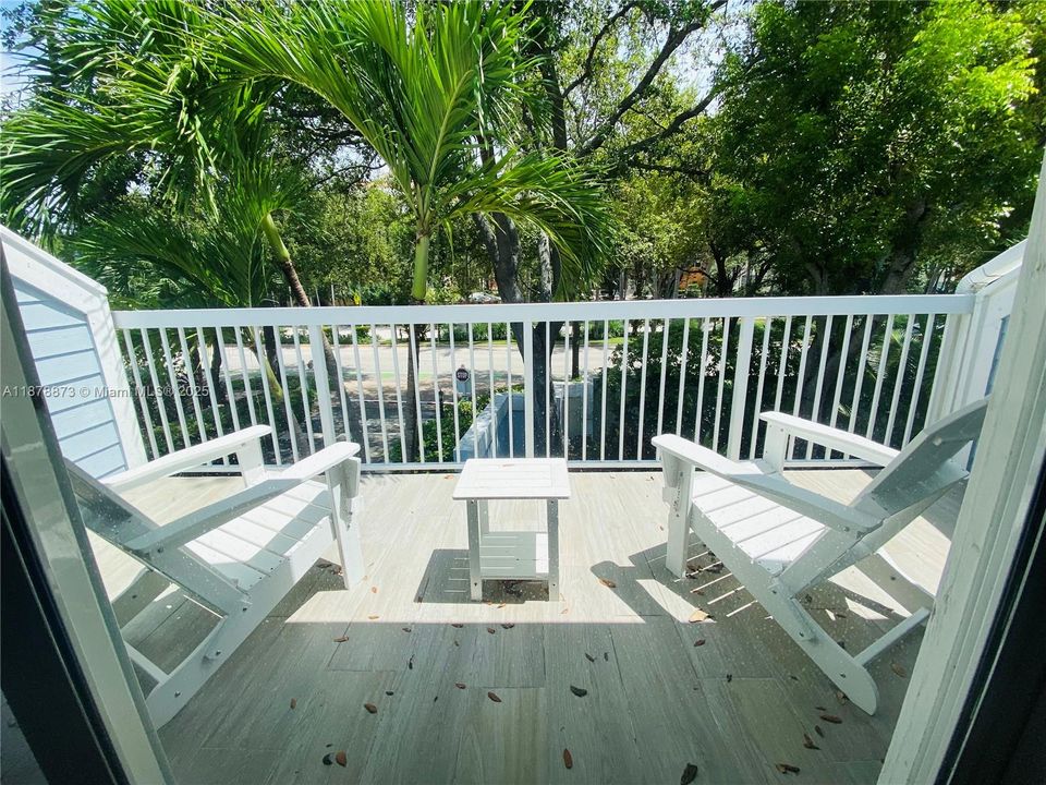 M bed Balcony patio