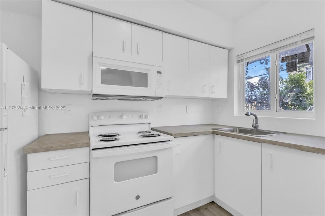 最近租的: $2,500 (3 贝兹, 2 浴室, 1100 平方英尺)