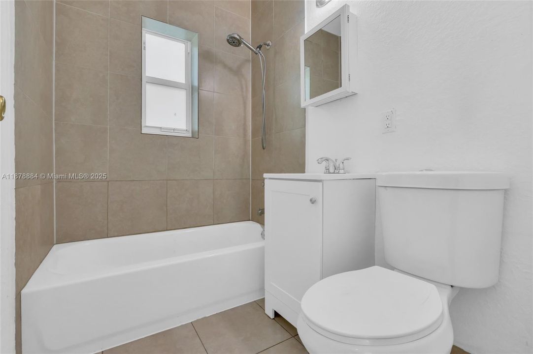 最近租的: $2,500 (3 贝兹, 2 浴室, 1100 平方英尺)