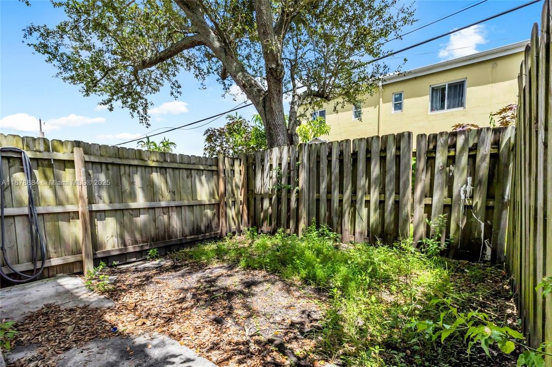 最近租的: $2,500 (3 贝兹, 2 浴室, 1100 平方英尺)