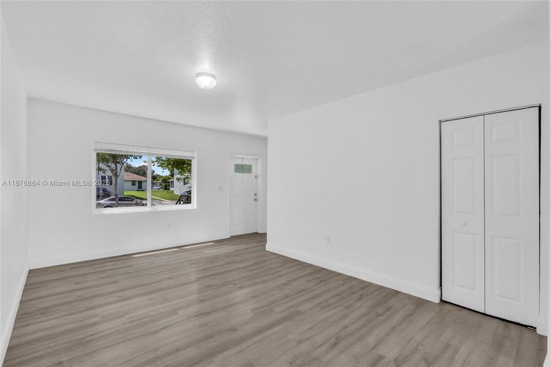 最近租的: $2,500 (3 贝兹, 2 浴室, 1100 平方英尺)