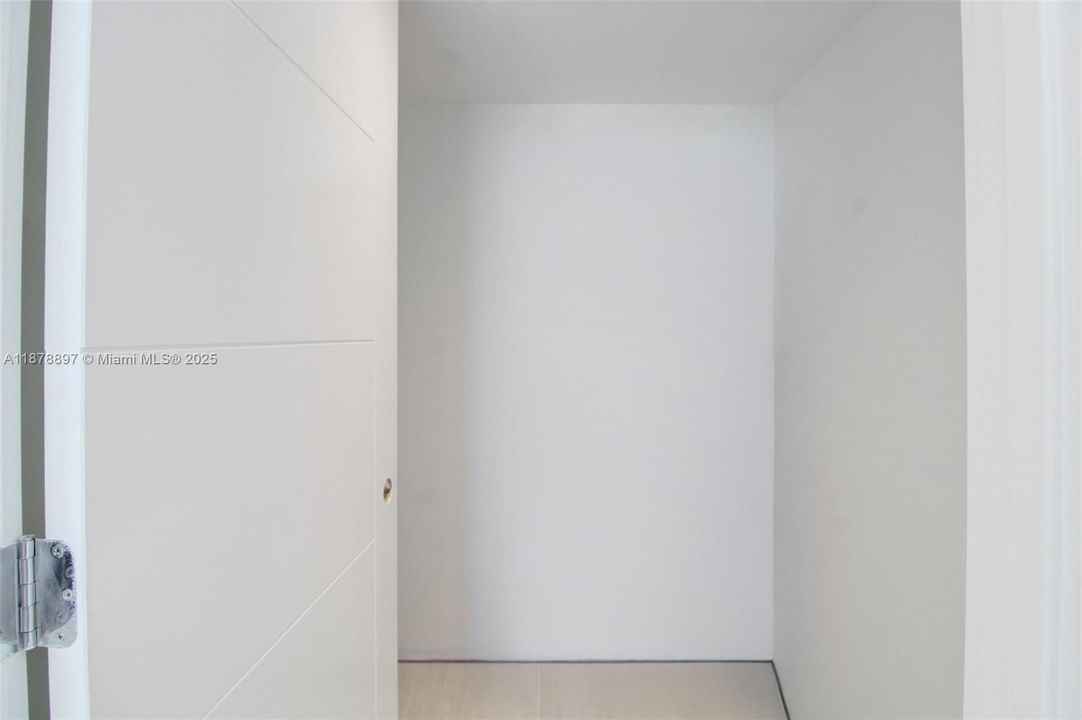 For Sale: $1,599,999 (2 beds, 2 baths, 1645 Square Feet)