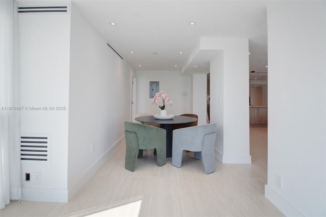 For Sale: $1,599,999 (2 beds, 2 baths, 1645 Square Feet)