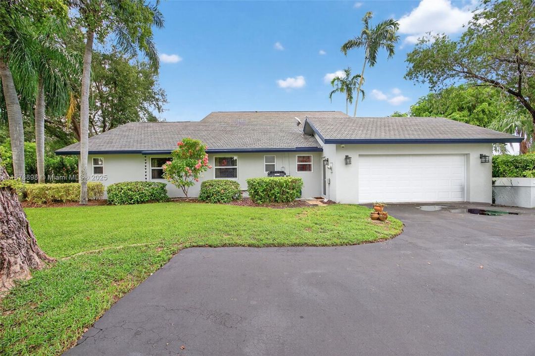 Active With Contract: $950,000 (4 beds, 3 baths, 2500 Square Feet)