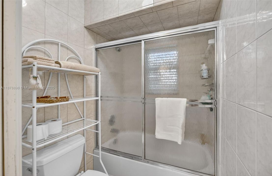 Active With Contract: $950,000 (4 beds, 3 baths, 2500 Square Feet)