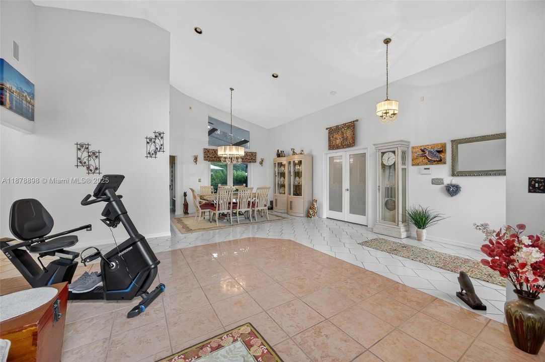 Active With Contract: $950,000 (4 beds, 3 baths, 2500 Square Feet)