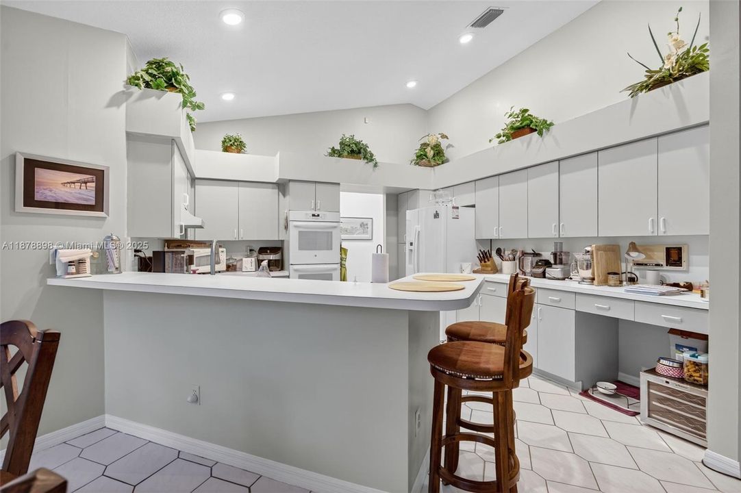 Active With Contract: $950,000 (4 beds, 3 baths, 2500 Square Feet)