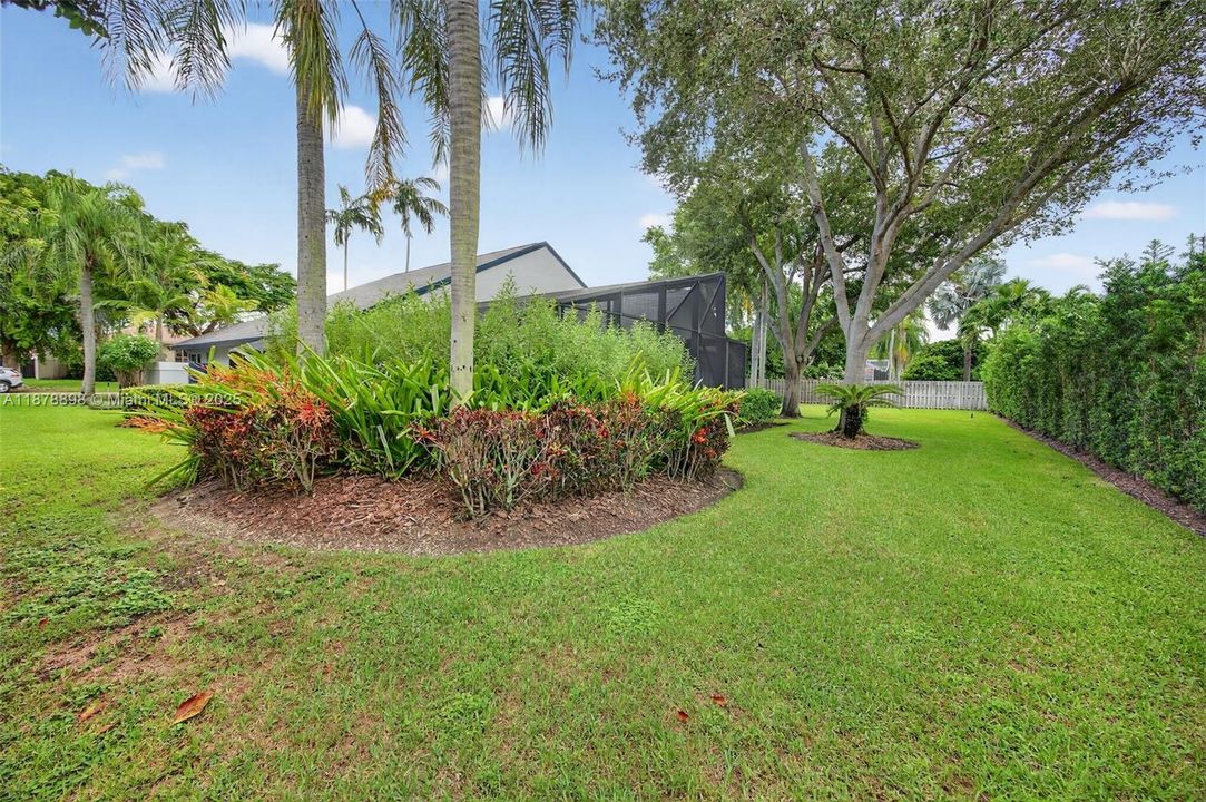 Active With Contract: $950,000 (4 beds, 3 baths, 2500 Square Feet)