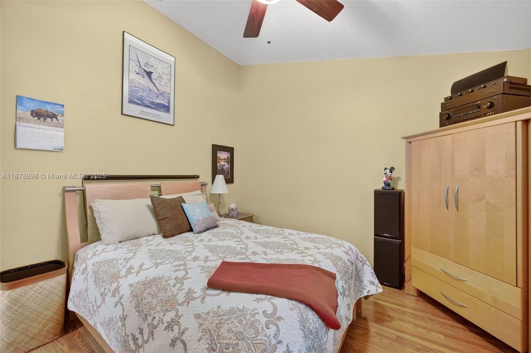 Active With Contract: $950,000 (4 beds, 3 baths, 2500 Square Feet)