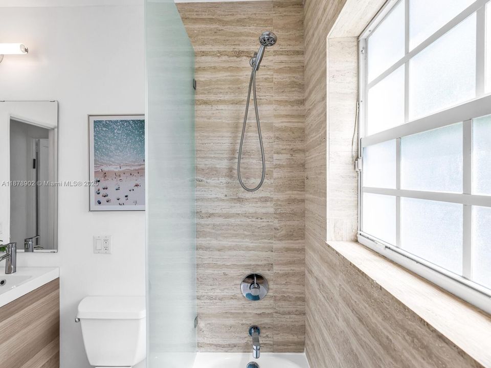 最近售出: $1,190,000 (4 贝兹, 3 浴室, 1396 平方英尺)