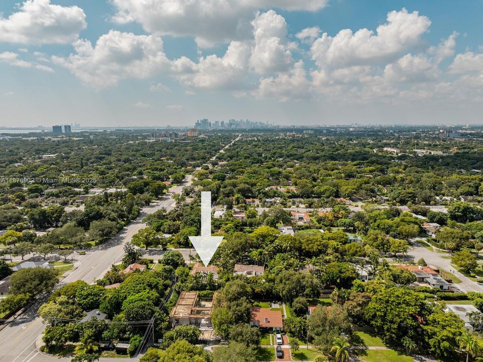 最近售出: $1,190,000 (4 贝兹, 3 浴室, 1396 平方英尺)