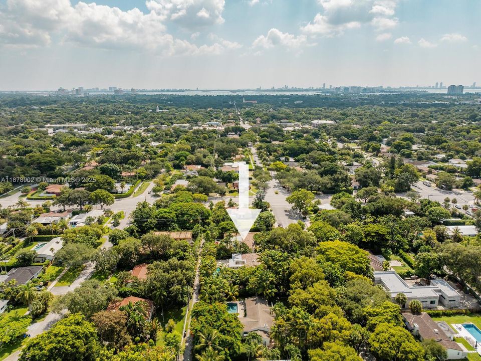 最近售出: $1,190,000 (4 贝兹, 3 浴室, 1396 平方英尺)