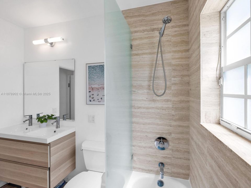 最近售出: $1,190,000 (4 贝兹, 3 浴室, 1396 平方英尺)