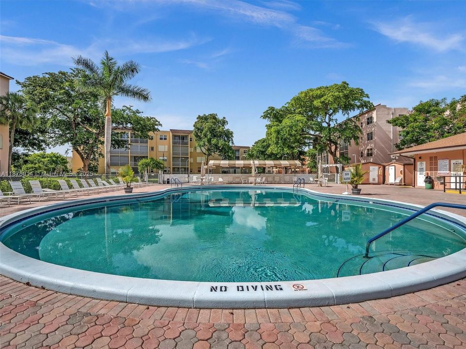 На продажу: $88,000 (1 спален, 1 ванн, 748 Квадратных фут)