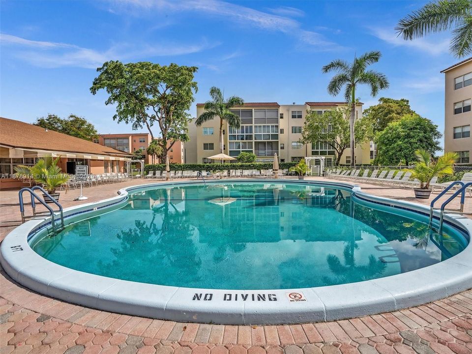 На продажу: $88,000 (1 спален, 1 ванн, 748 Квадратных фут)