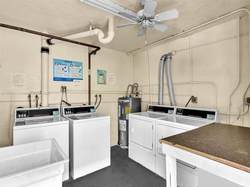 На продажу: $88,000 (1 спален, 1 ванн, 748 Квадратных фут)