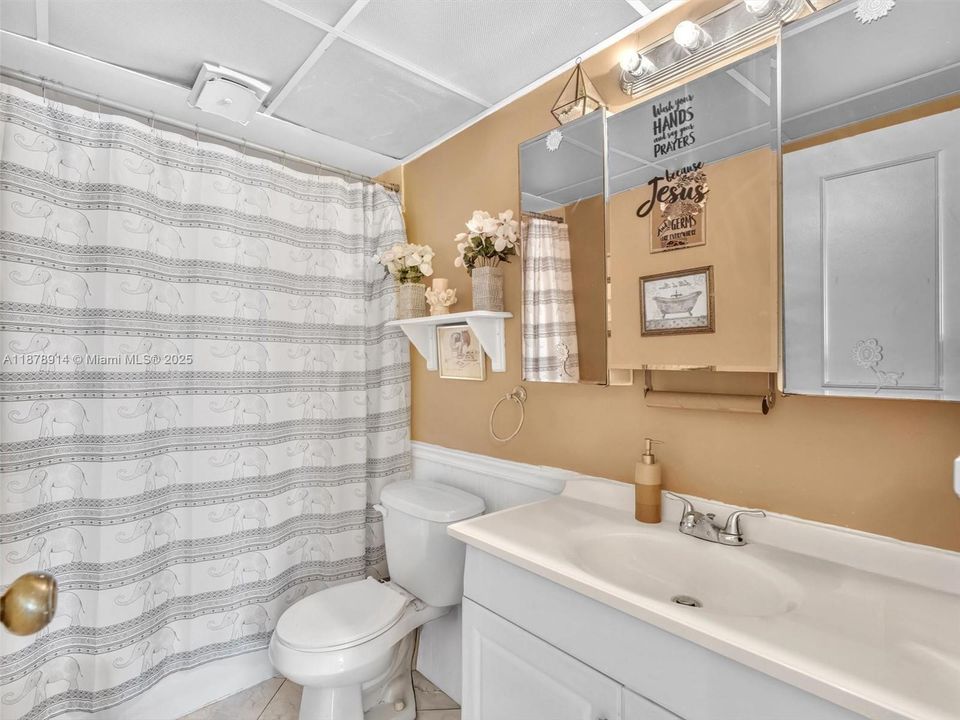 На продажу: $88,000 (1 спален, 1 ванн, 748 Квадратных фут)