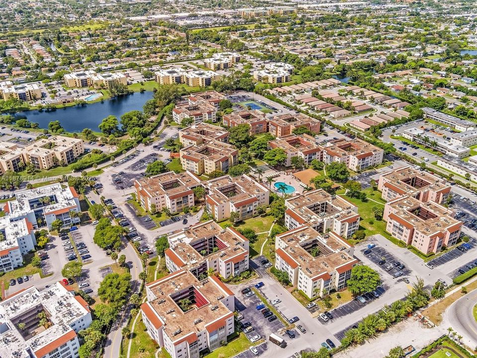 На продажу: $88,000 (1 спален, 1 ванн, 748 Квадратных фут)