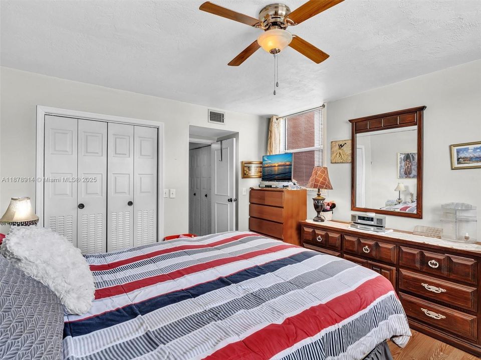 На продажу: $88,000 (1 спален, 1 ванн, 748 Квадратных фут)