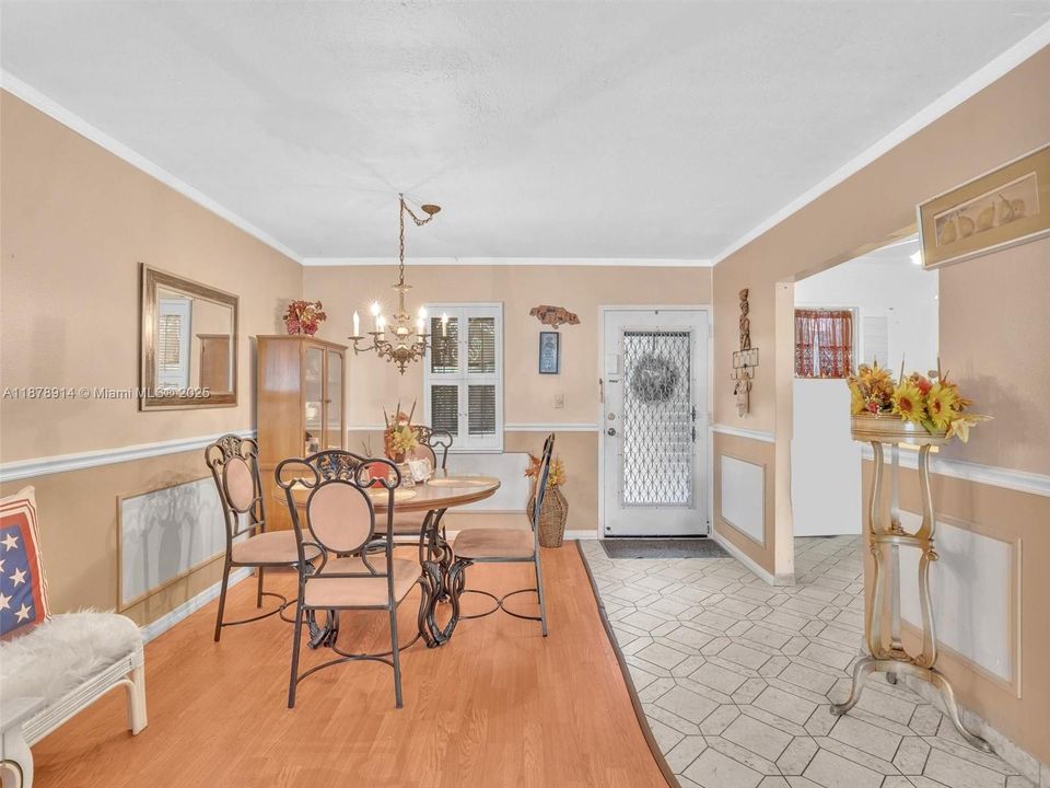 На продажу: $88,000 (1 спален, 1 ванн, 748 Квадратных фут)