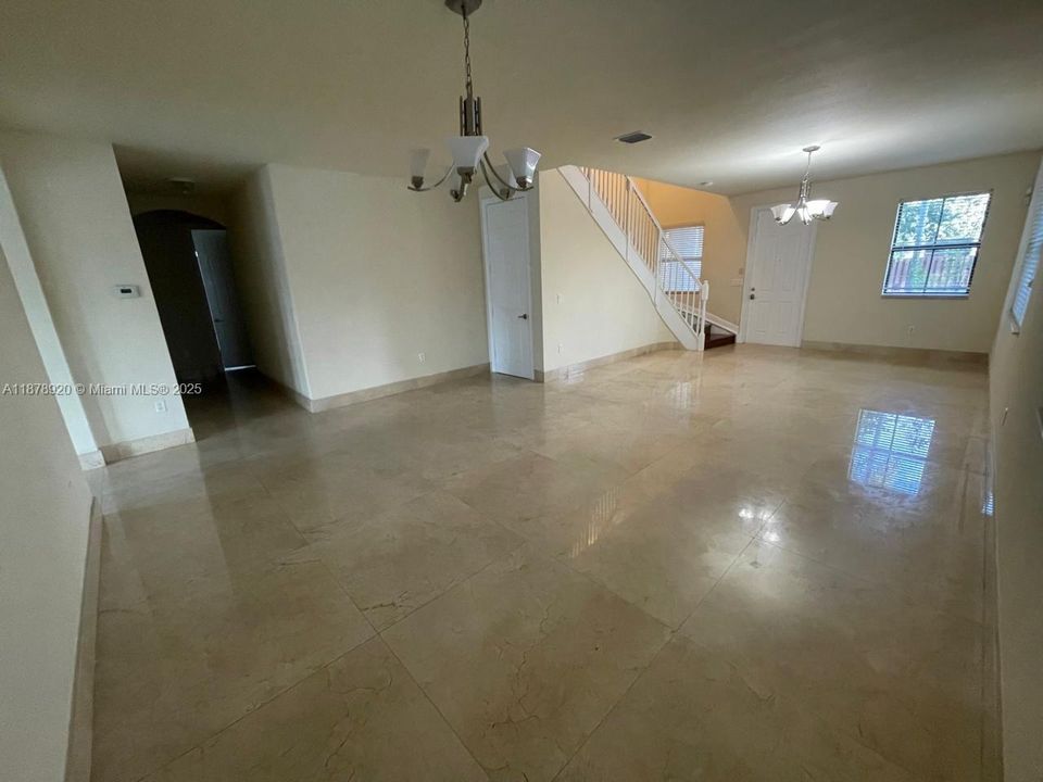 Active With Contract: $1,100,000 (4 beds, 5 baths, 3495 Square Feet)