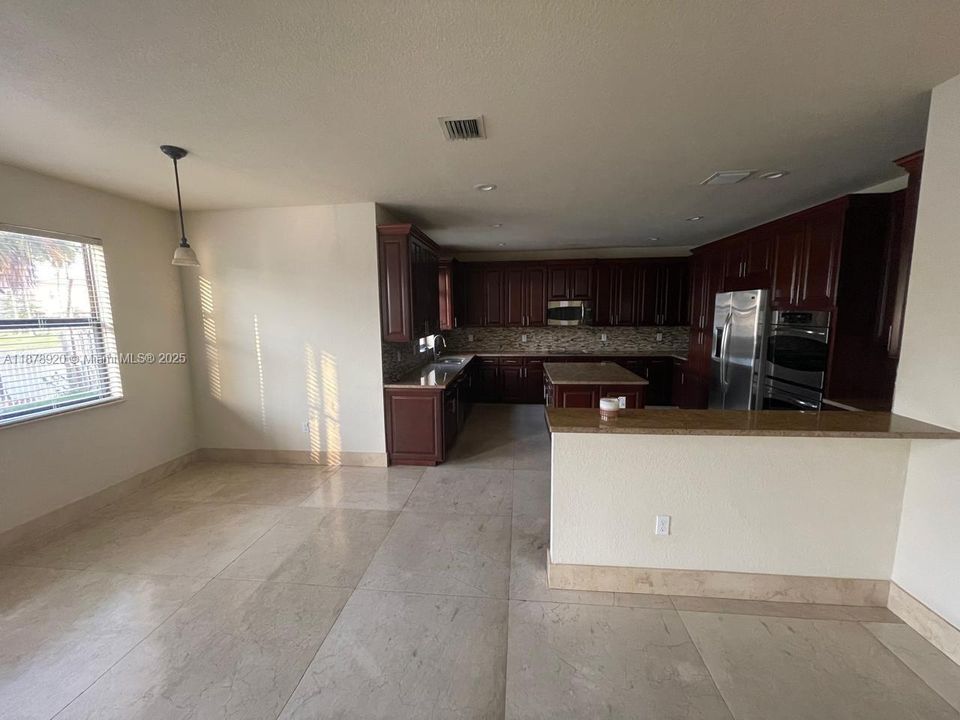 Active With Contract: $1,100,000 (4 beds, 5 baths, 3495 Square Feet)