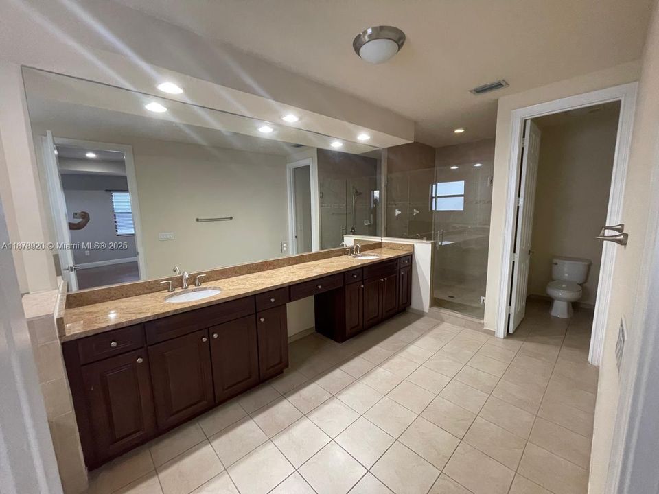 Active With Contract: $1,100,000 (4 beds, 5 baths, 3495 Square Feet)