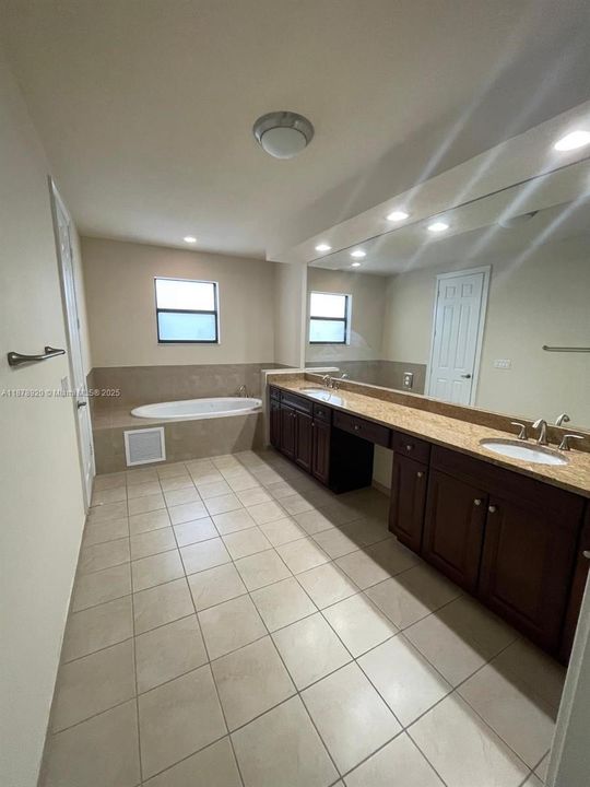 Active With Contract: $1,100,000 (4 beds, 5 baths, 3495 Square Feet)