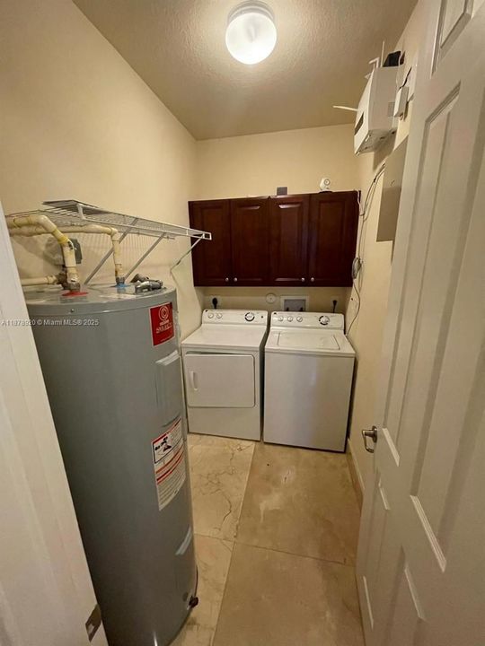 Active With Contract: $1,100,000 (4 beds, 5 baths, 3495 Square Feet)