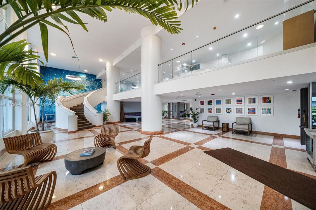 En Venta: $699,000 (2 camas, 2 baños, 1379 Pies cuadrados)