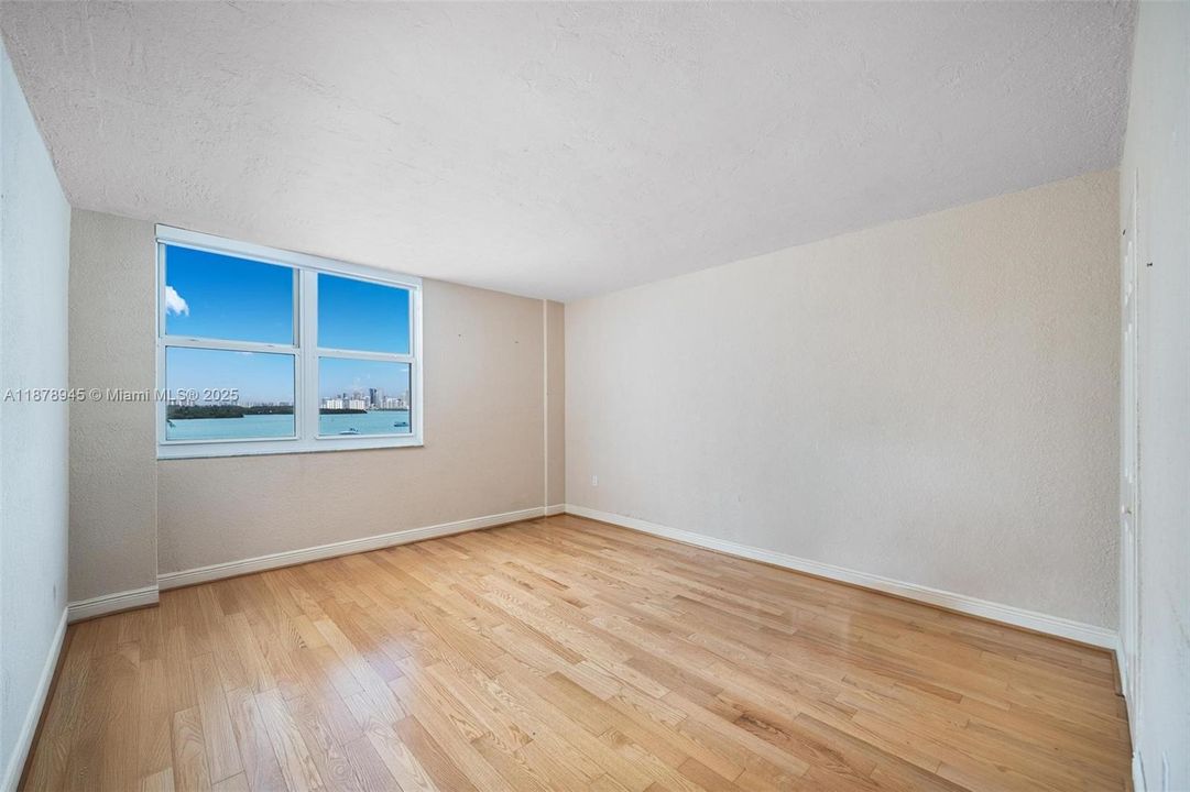 En Venta: $699,000 (2 camas, 2 baños, 1379 Pies cuadrados)