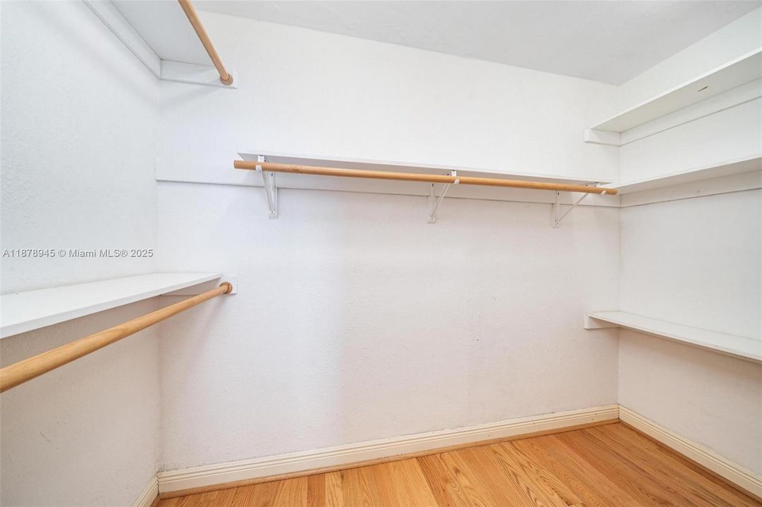 En Venta: $699,000 (2 camas, 2 baños, 1379 Pies cuadrados)