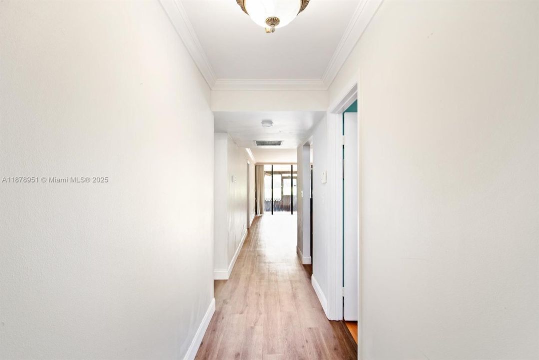 Active With Contract: $3,000 (3 beds, 2 baths, 1218 Square Feet)