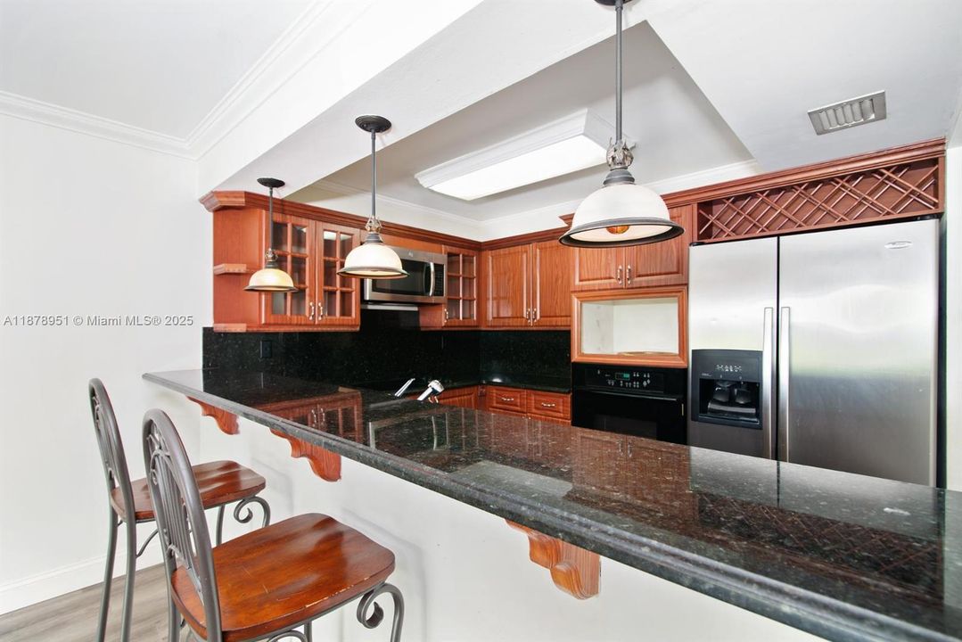 Active With Contract: $3,000 (3 beds, 2 baths, 1218 Square Feet)