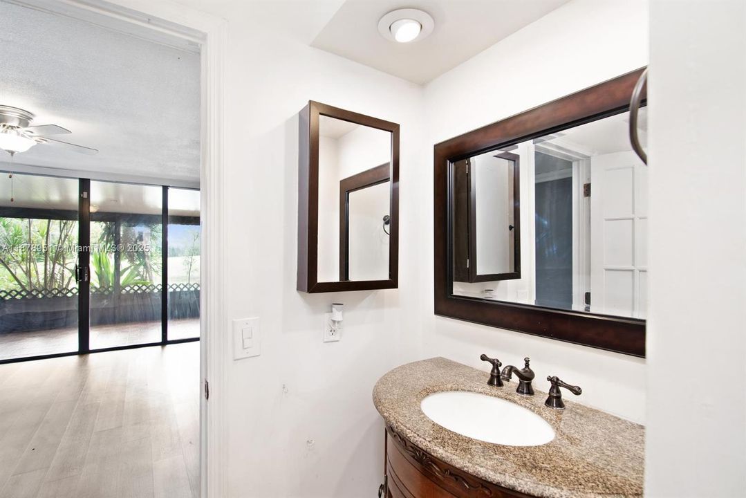 Active With Contract: $3,000 (3 beds, 2 baths, 1218 Square Feet)