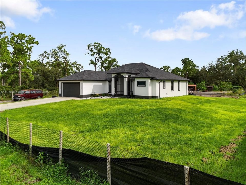 待售: $549,900 (4 贝兹, 2 浴室, 0 平方英尺)