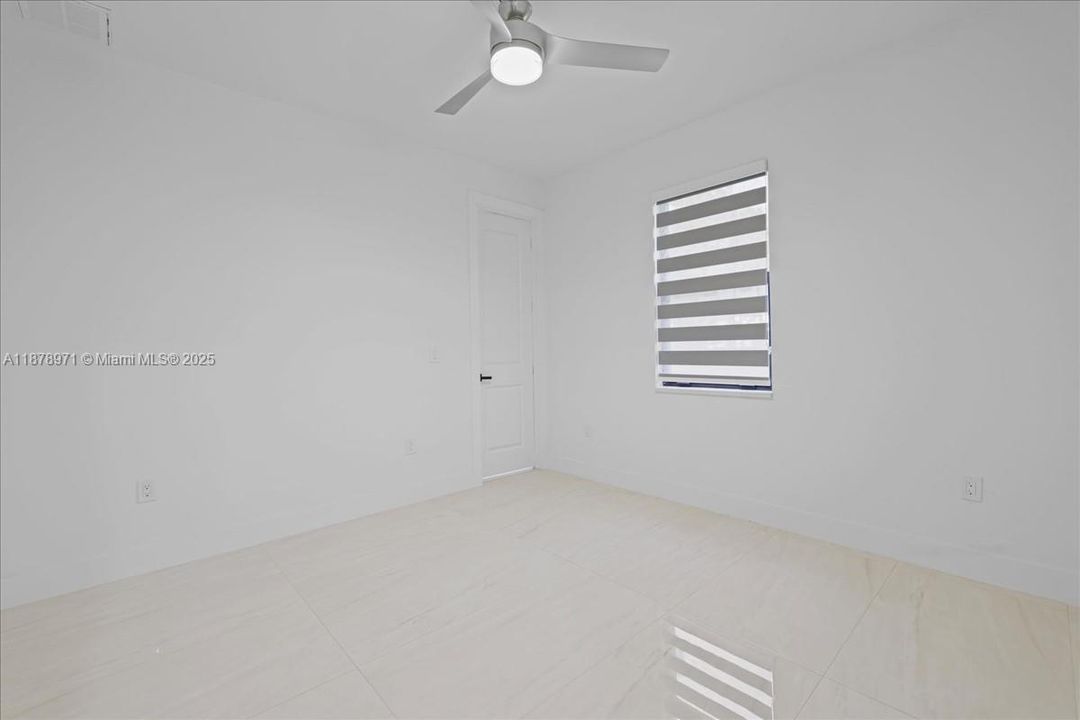 待售: $549,900 (4 贝兹, 2 浴室, 0 平方英尺)