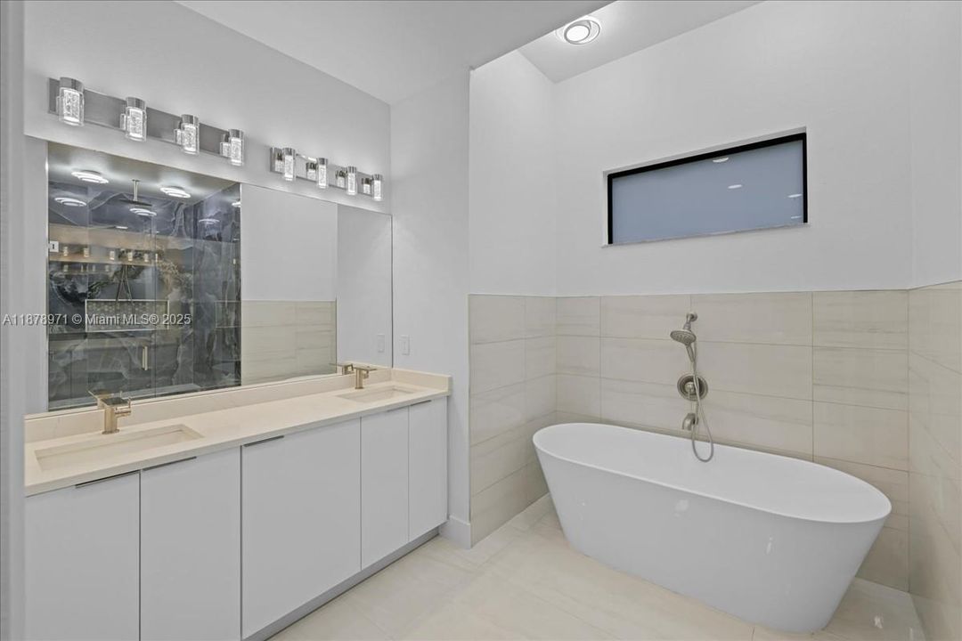 待售: $549,900 (4 贝兹, 2 浴室, 0 平方英尺)