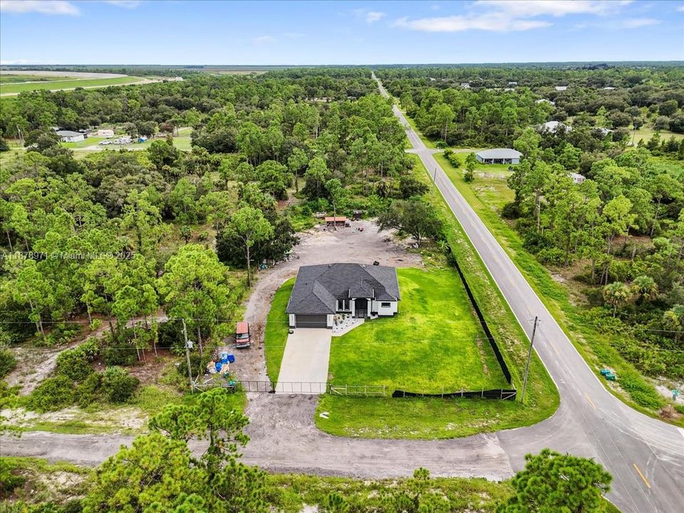 待售: $549,900 (4 贝兹, 2 浴室, 0 平方英尺)