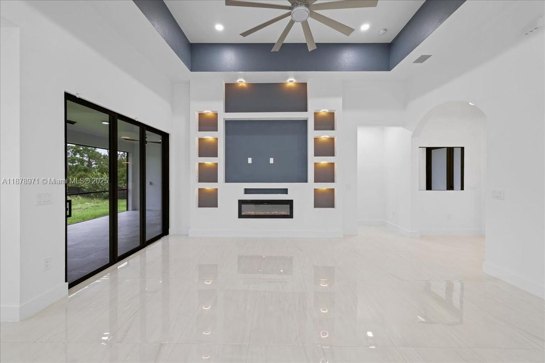 待售: $549,900 (4 贝兹, 2 浴室, 0 平方英尺)