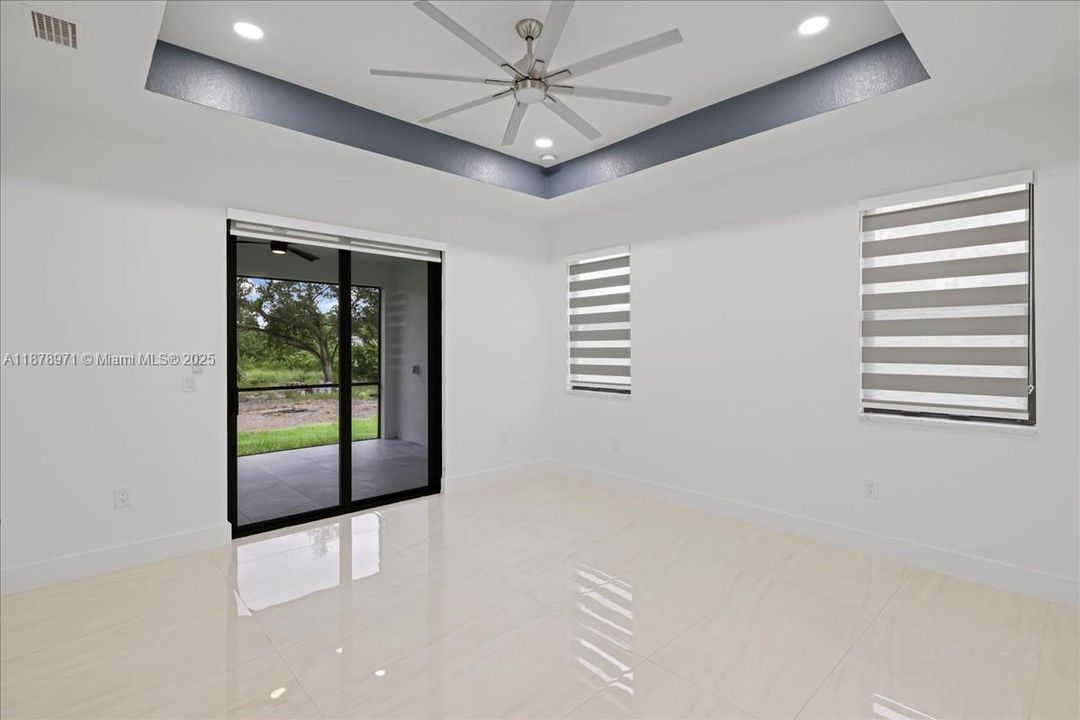 待售: $549,900 (4 贝兹, 2 浴室, 0 平方英尺)