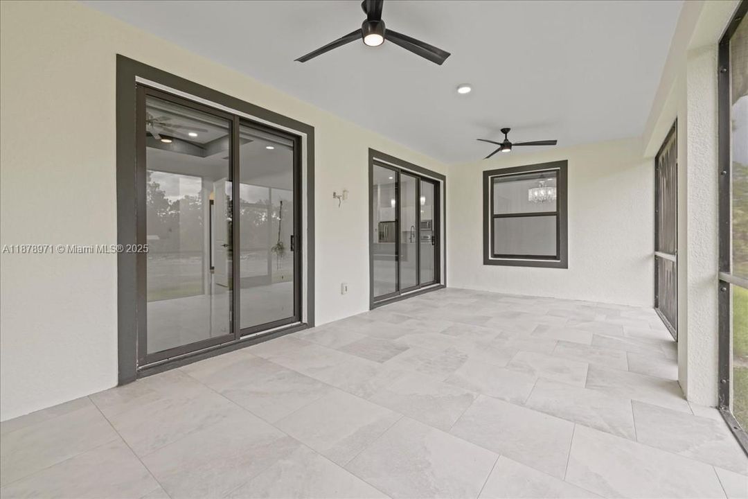 待售: $549,900 (4 贝兹, 2 浴室, 0 平方英尺)