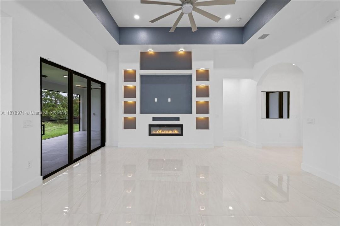 待售: $549,900 (4 贝兹, 2 浴室, 0 平方英尺)